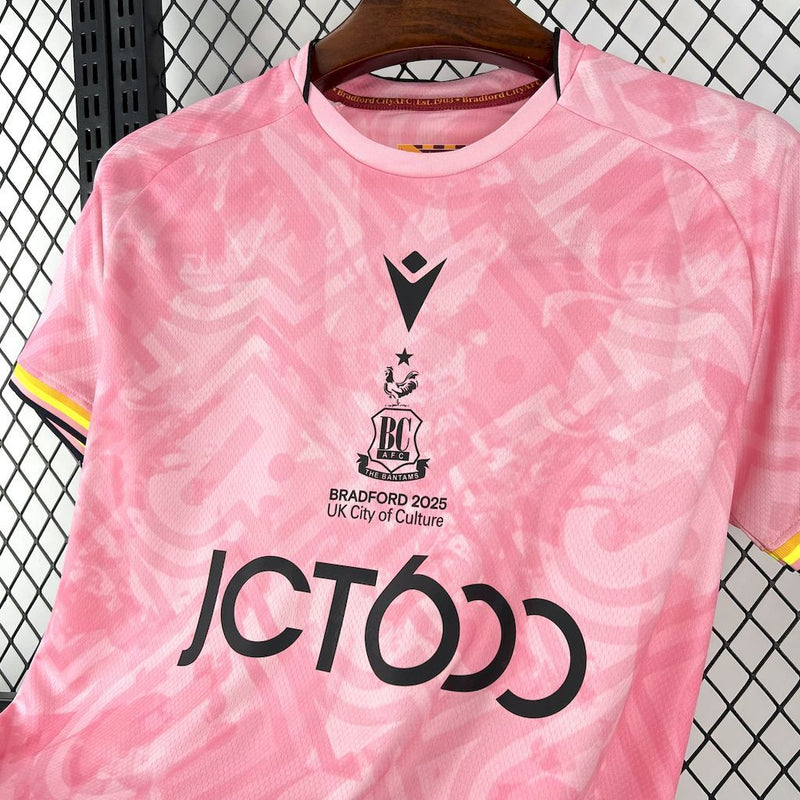 Camisa Third Bradford City 2025/26 - Rosa Choque (Macron)