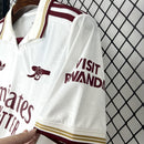 Camisa Arsenal 2025/2026 - Edição Retrô Elegância Clássica. Versão Torcedor Pro Masculina