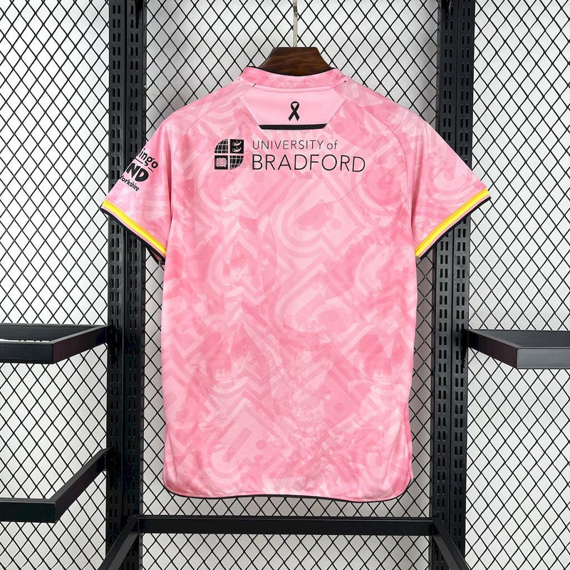 Camisa Third Bradford City 2025/26 - Rosa Choque (Macron)
