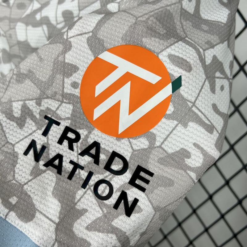 Camisa Aston Villa Away 2025/2026 - Edição Camuflada Versão Torcedor Pro Masculina