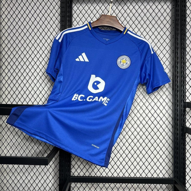 Camisa Oficial Home do Leicester City FC para a temporada 2024/2025, fabricada pela Adida s.