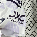 Camisa Third Manchester United 2025/2026 Adidas - Lilás e Branco