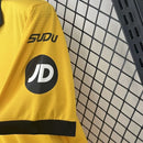 Camisa Wolverhampton Wanderers Home 25/26 Dourada SUDU | Clássico e Elegante