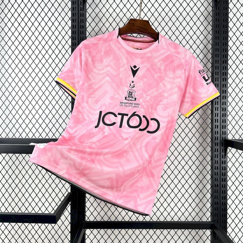 Camisa Third Bradford City 2025/26 - Rosa Choque (Macron)